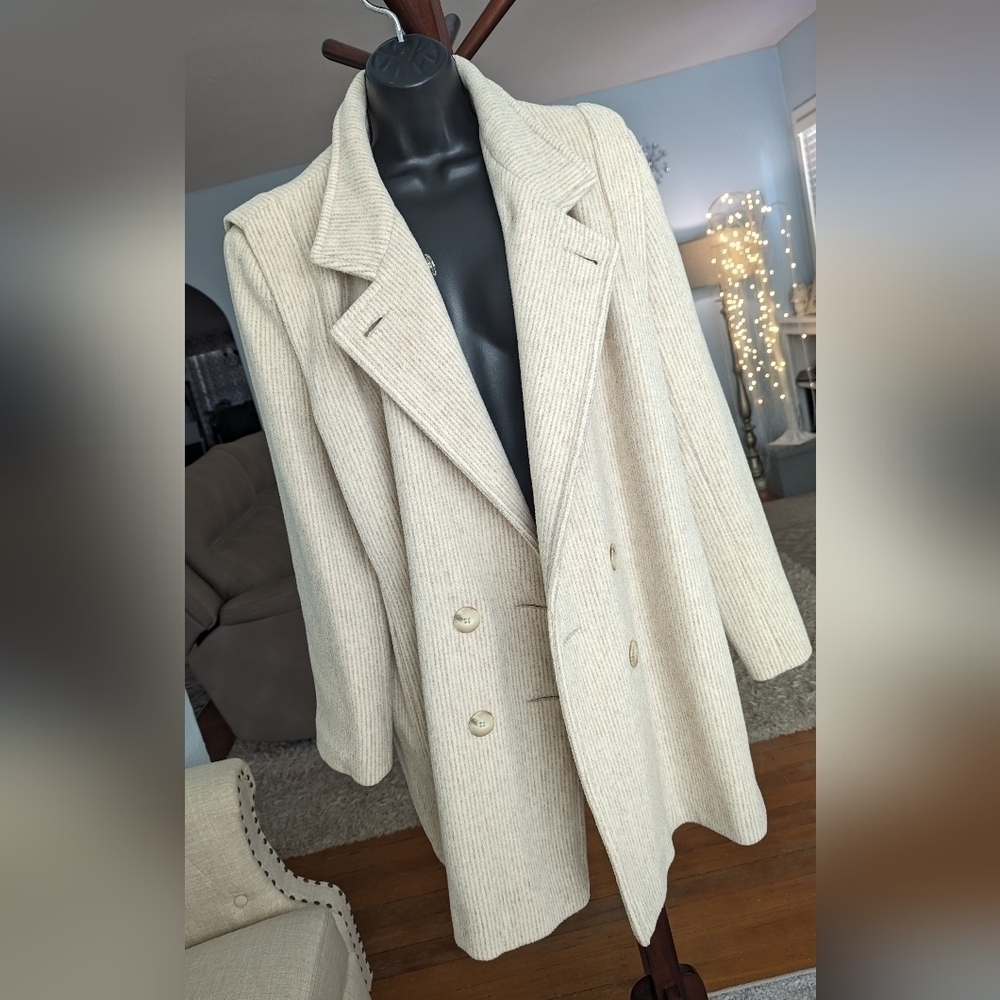 Vintage Ms. Freddi Wool Long Winter Coat . - Picture 9 of 16